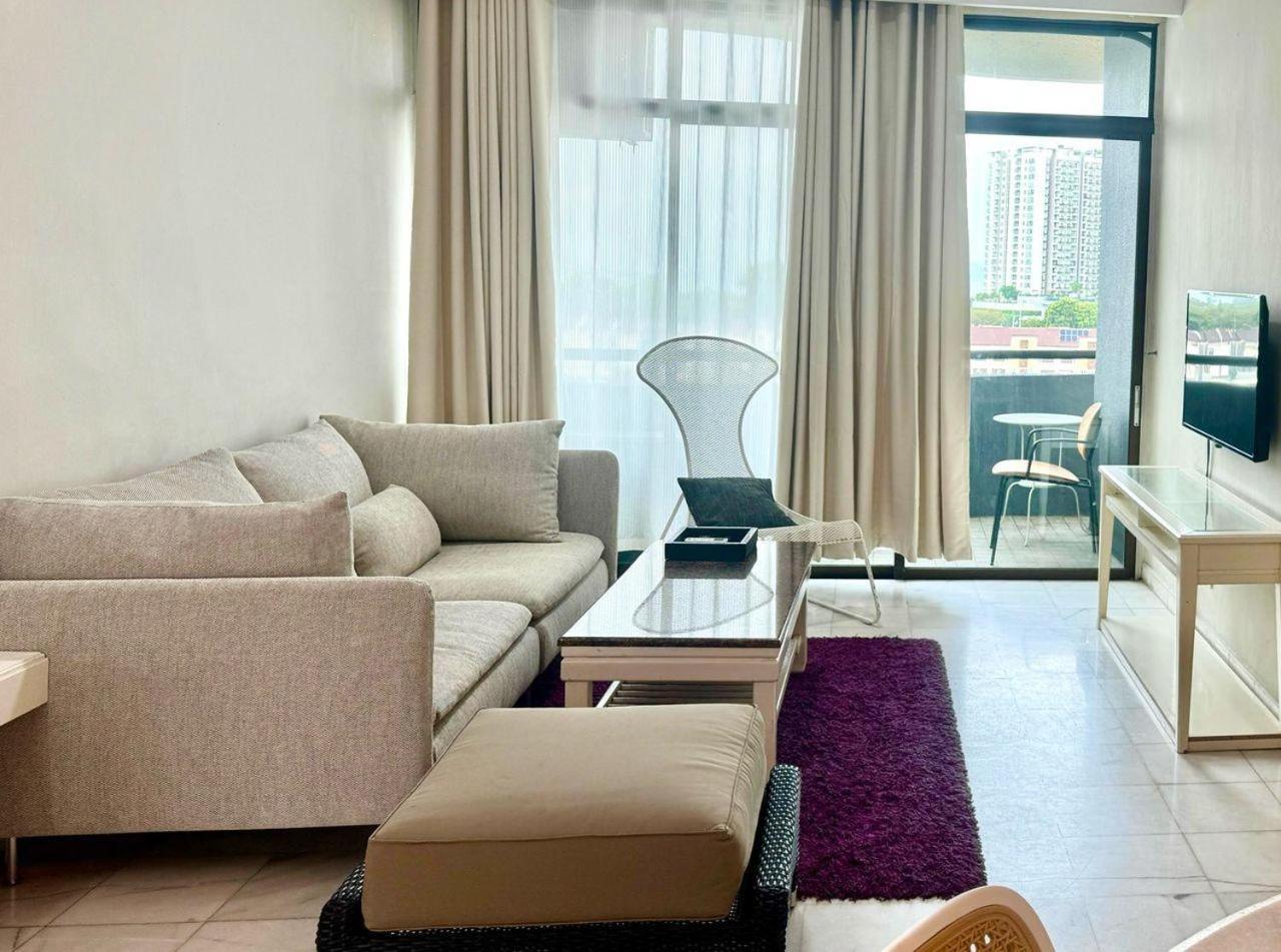 Century Bay Private Residences Sungai Dua Bukit Eksteriør billede