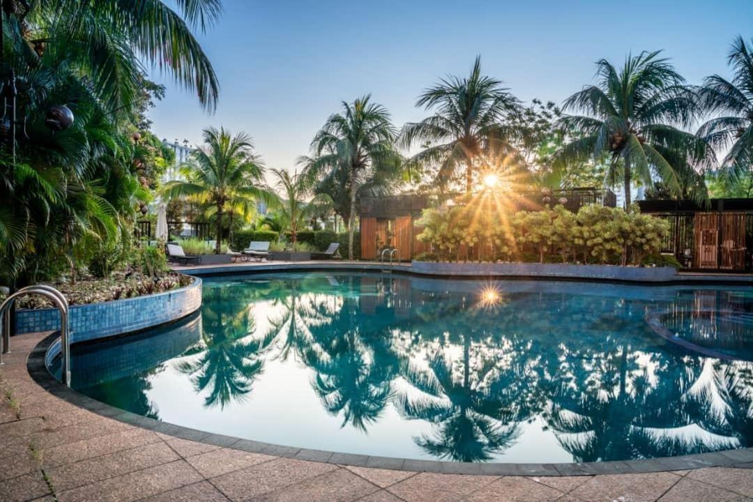 Century Bay Private Residences Sungai Dua Bukit Eksteriør billede